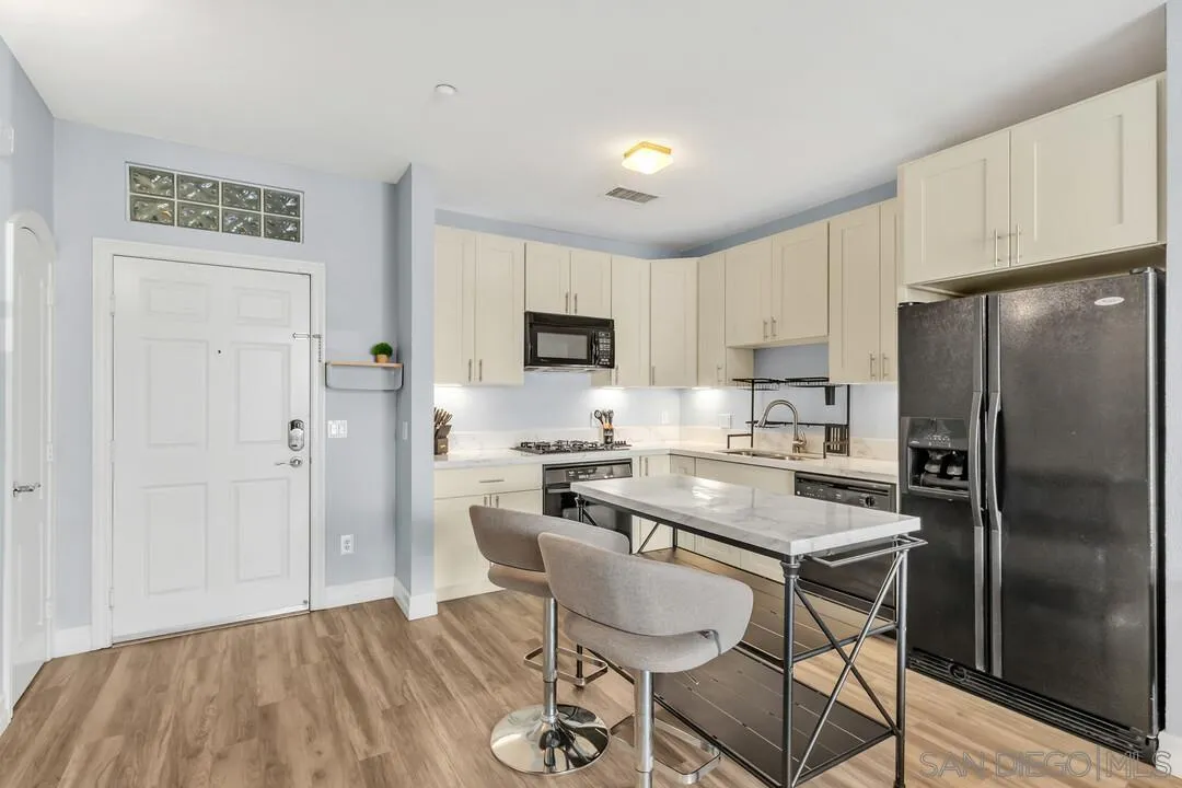 525 11th Ave Unit 1208