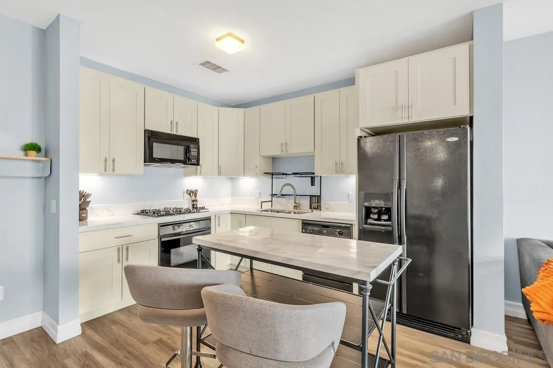 525 11th Ave Unit 1208