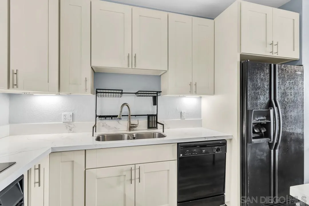 525 11th Ave Unit 1208