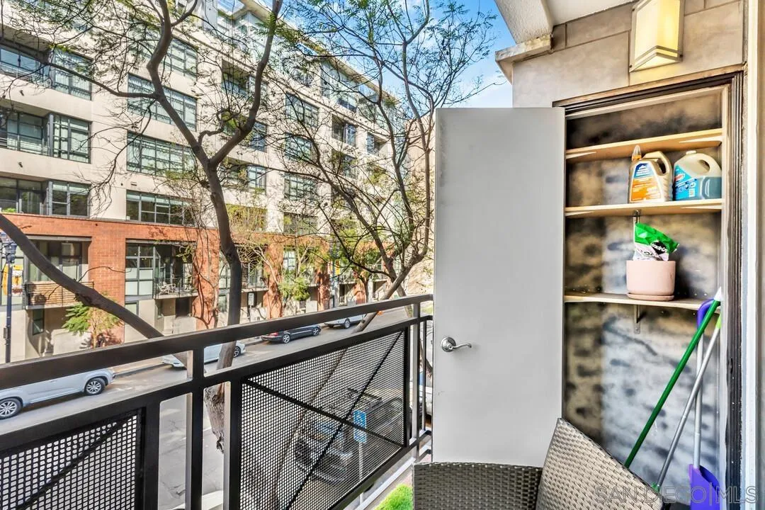 525 11th Ave Unit 1208