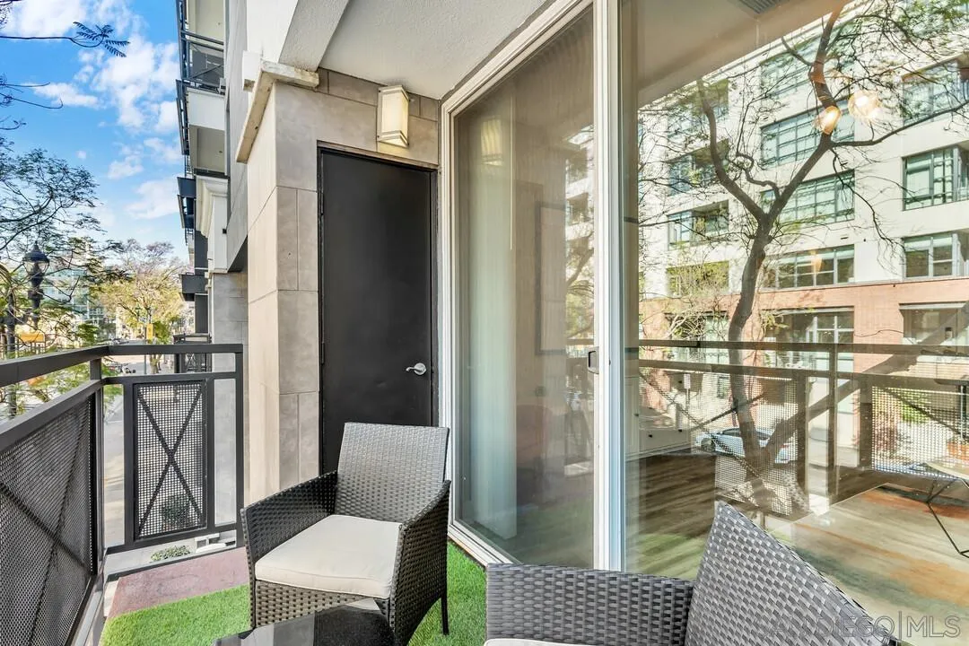 525 11th Ave Unit 1208