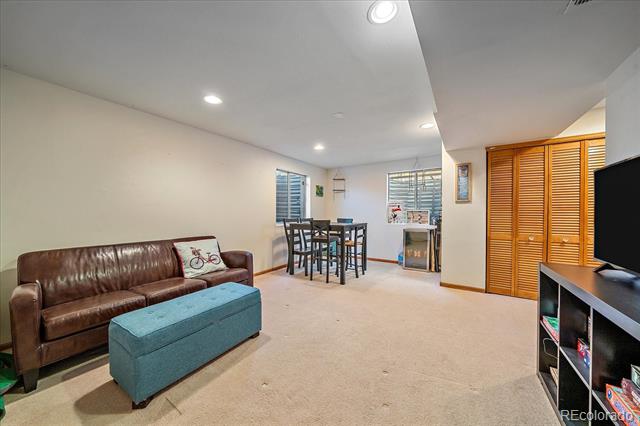 9943 Sydney Lane