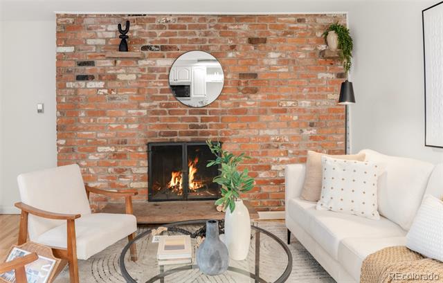 155 S Pennsylvania Street Unit: 205
