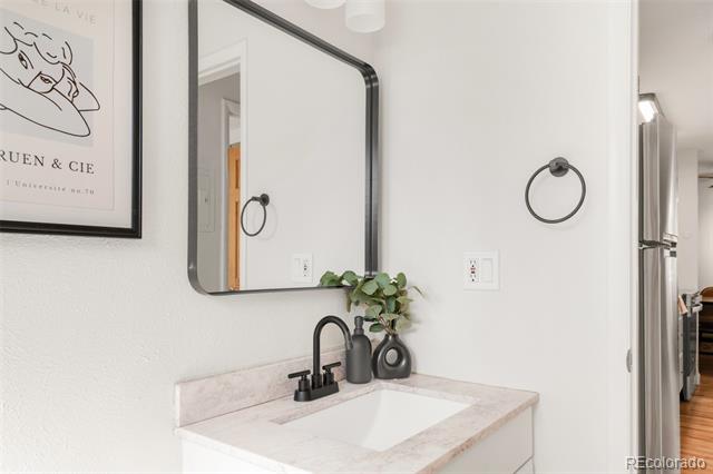 155 S Pennsylvania Street Unit: 205