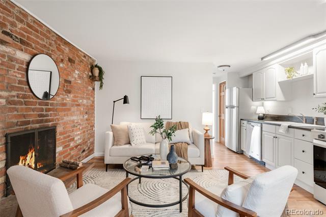 155 S Pennsylvania Street Unit: 205