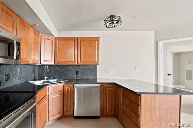 601 W 11th Avenue Unit: 901