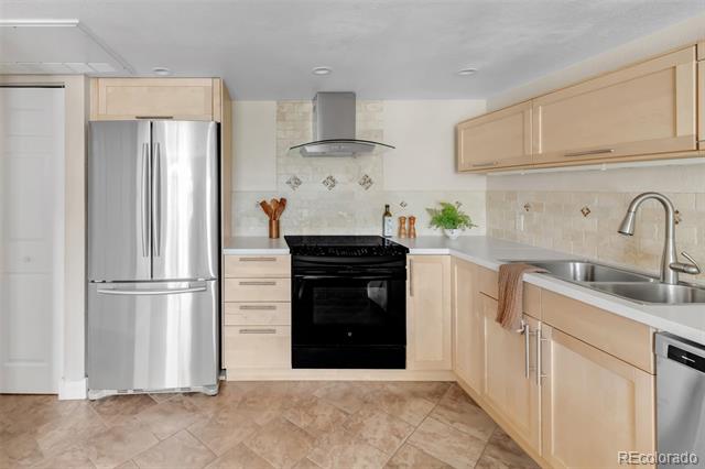 1650 S Deframe Street Unit: B5