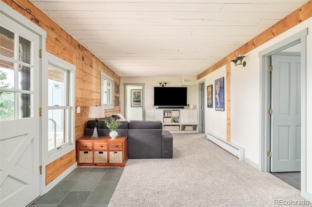 1414 Mountain Pines Road