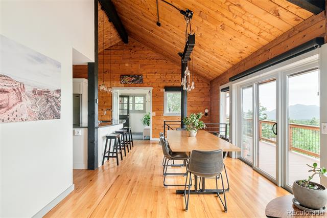 1414 Mountain Pines Road
