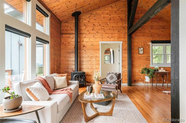 1414 Mountain Pines Road