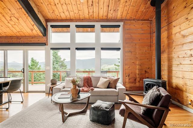 1414 Mountain Pines Road