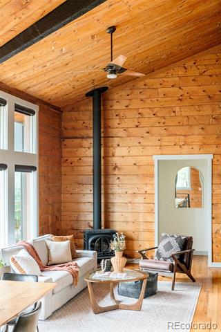 1414 Mountain Pines Road