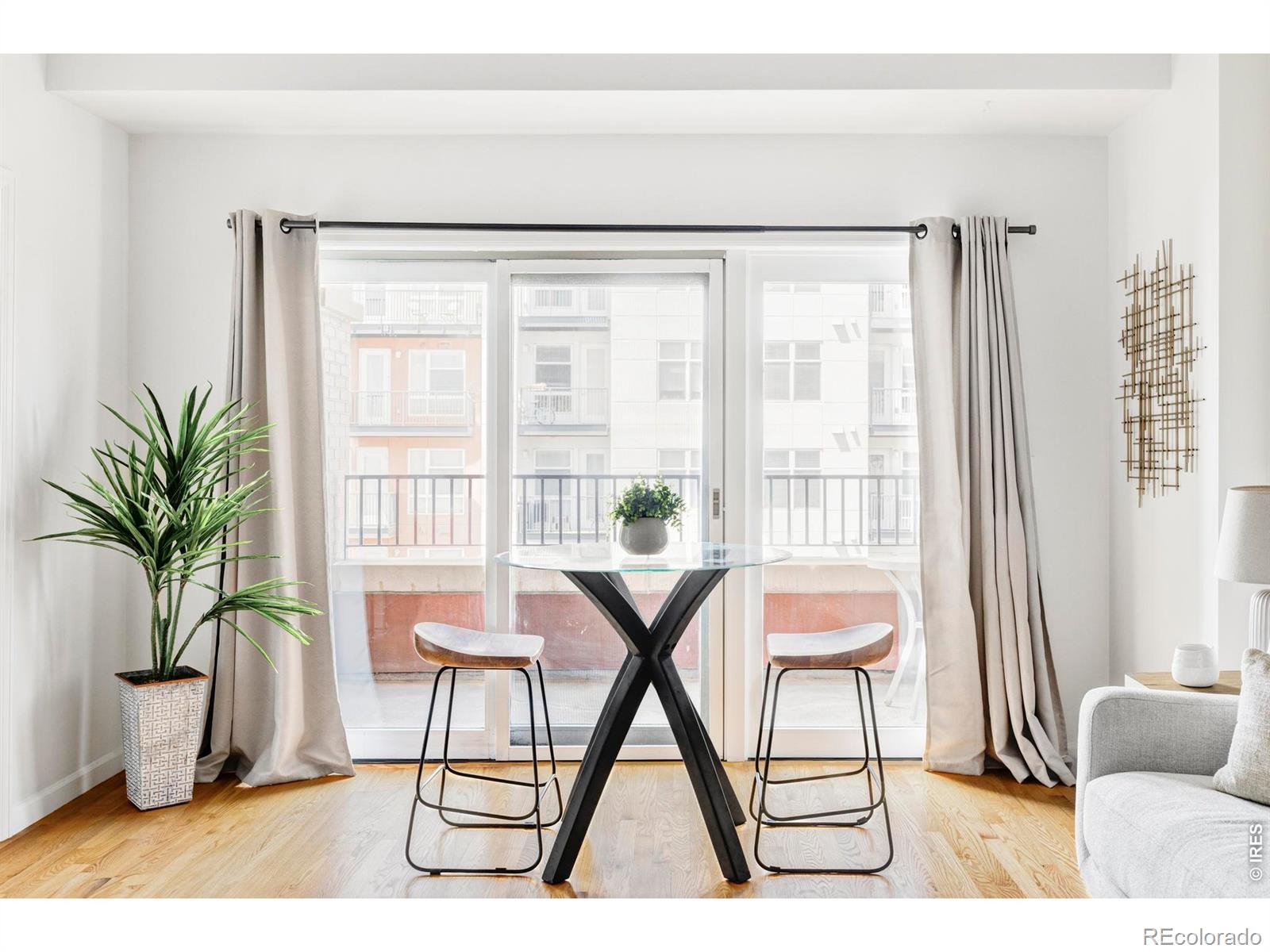 1950 N Logan Street Unit: 1013