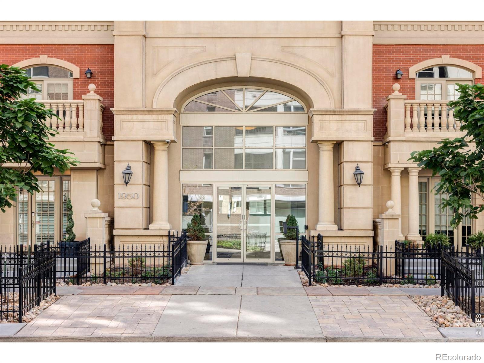 1950 N Logan Street Unit: 1013
