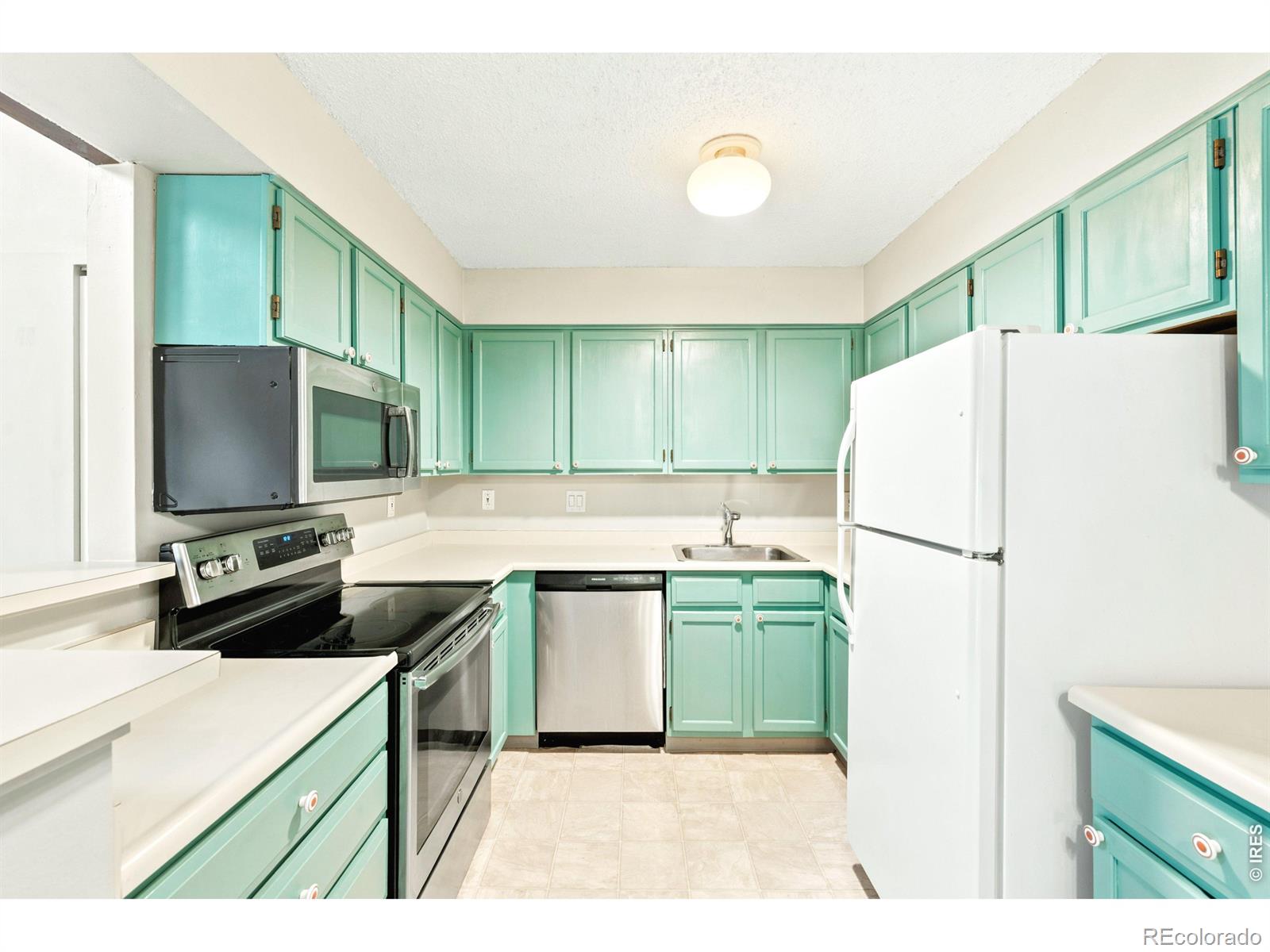 380 Zang Street Unit: 6-304