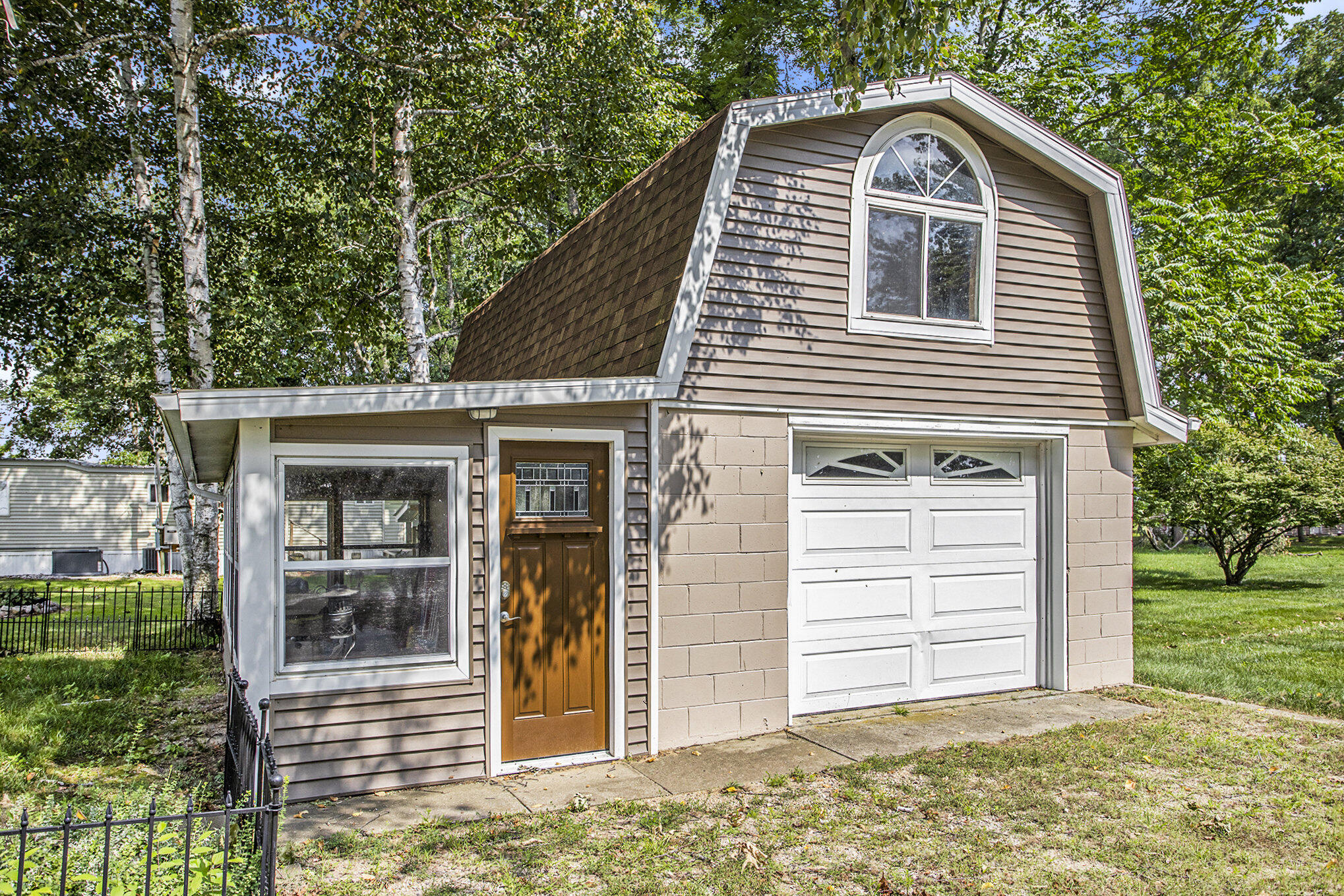 59105 Lakeshore Drive