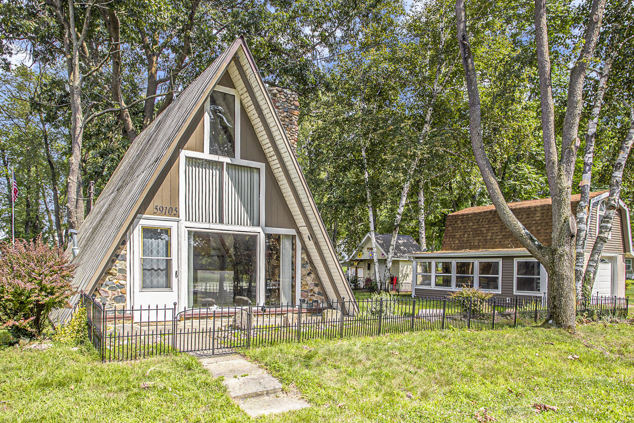 59105 Lakeshore Drive