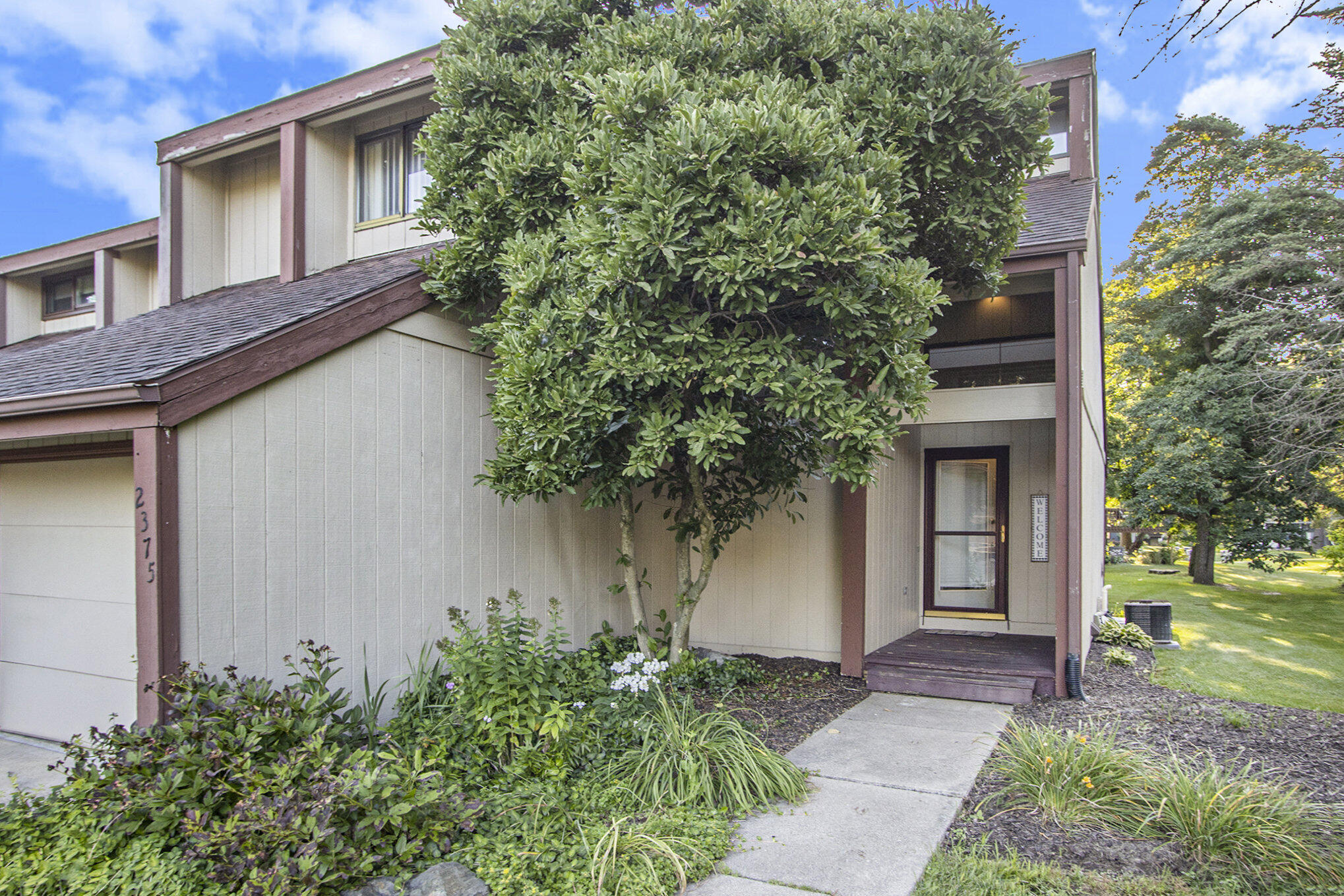 2375 Fairgrove Street