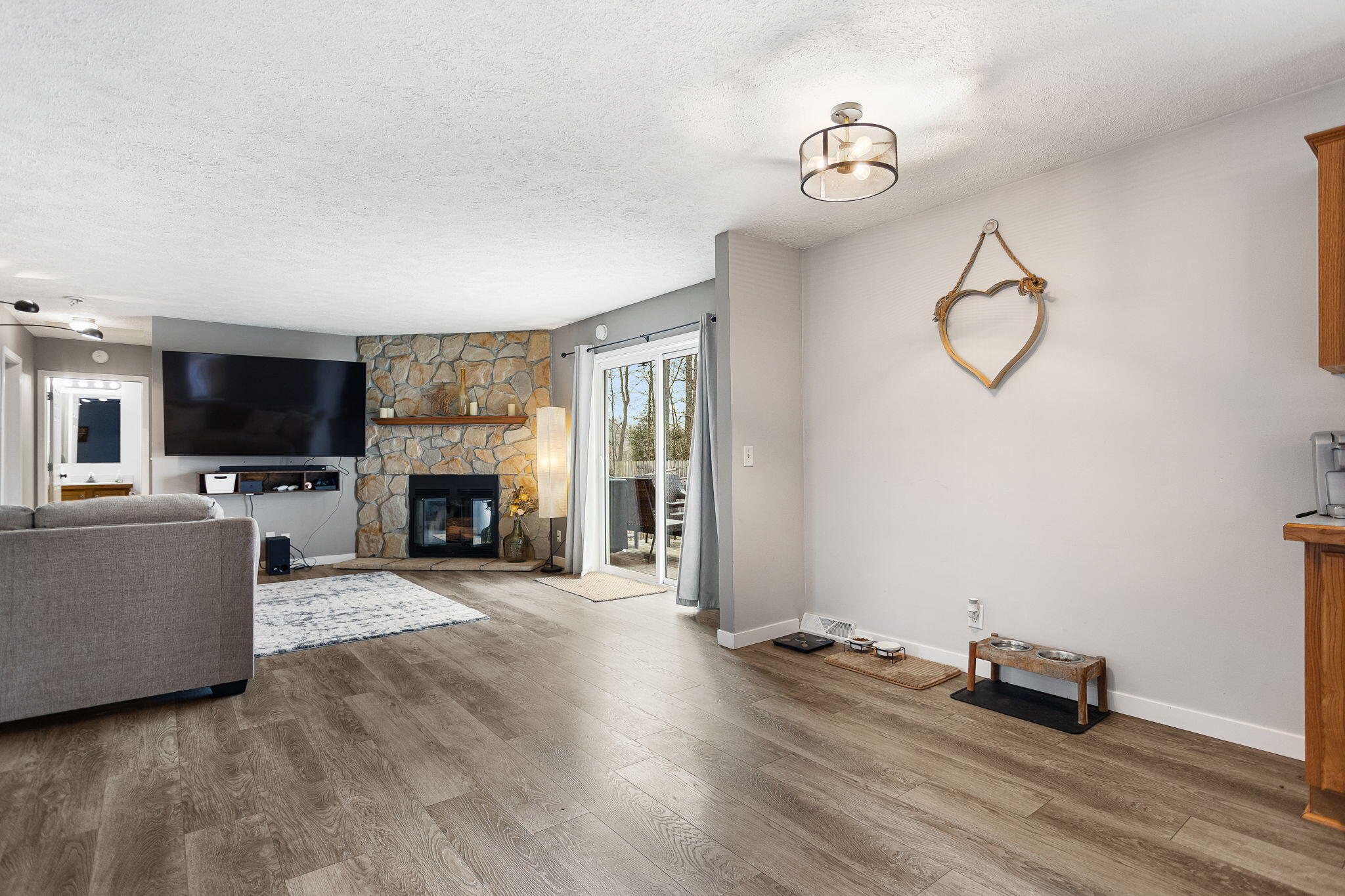 8908 County Road 215