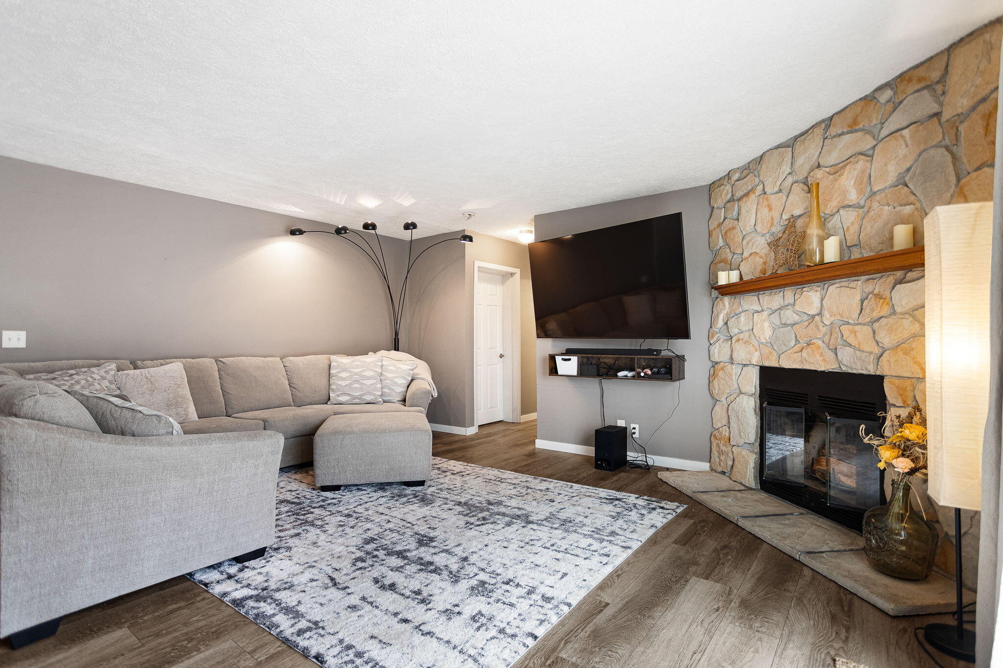 8908 County Road 215