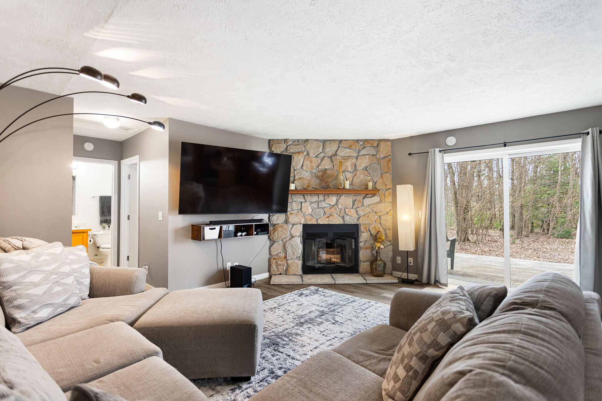 8908 County Road 215