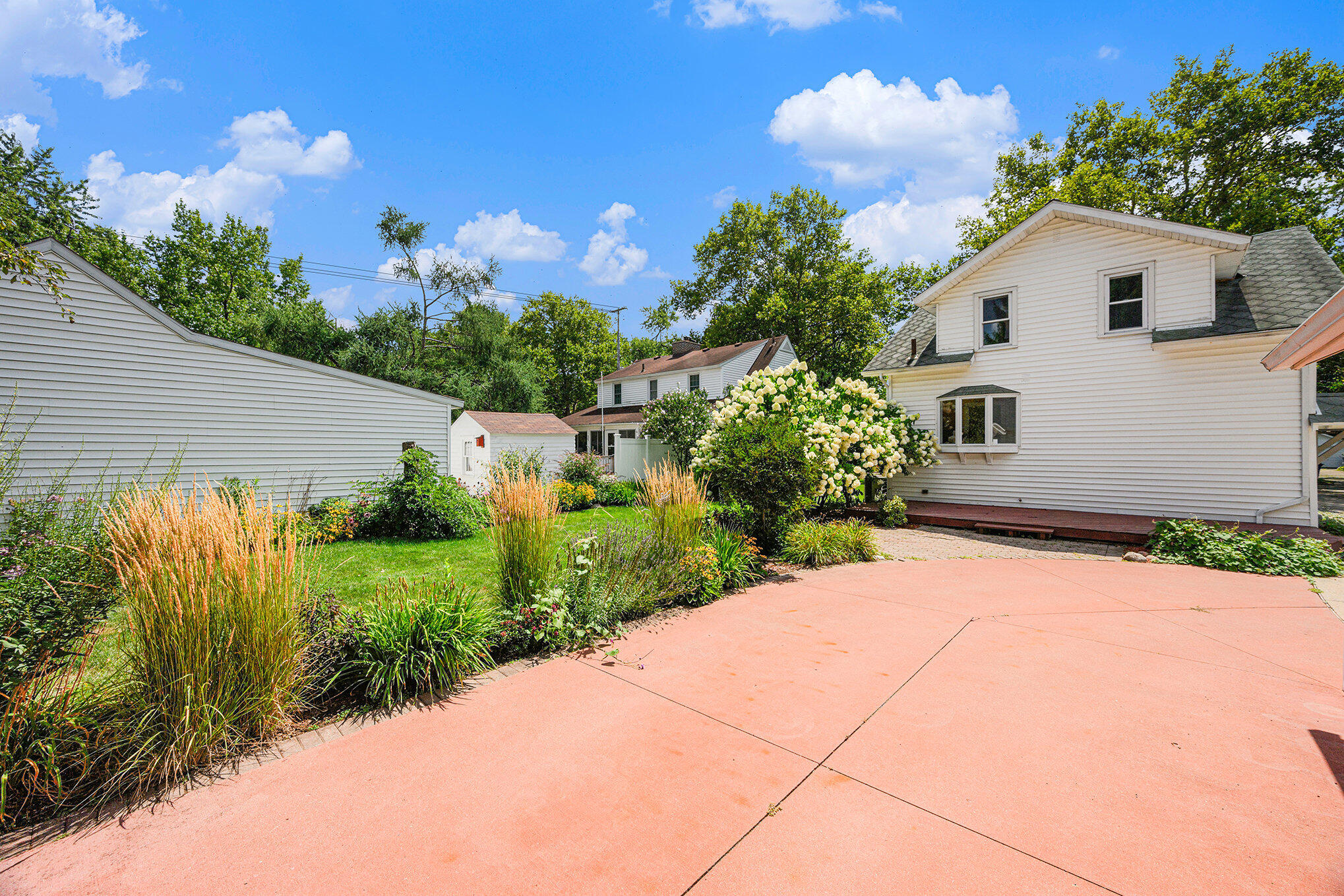 1115 Cambridge Drive