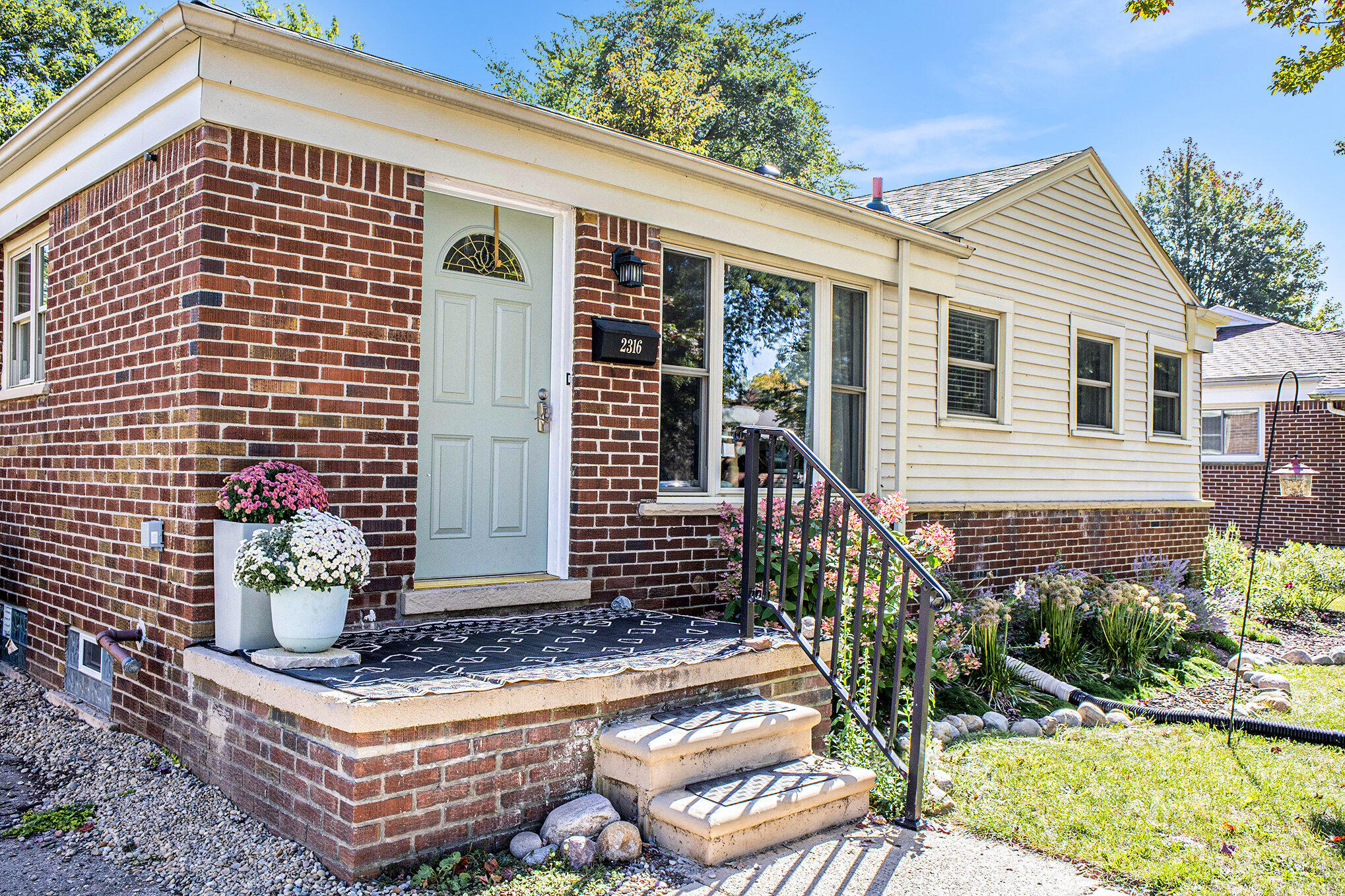2316 Barstow Road
