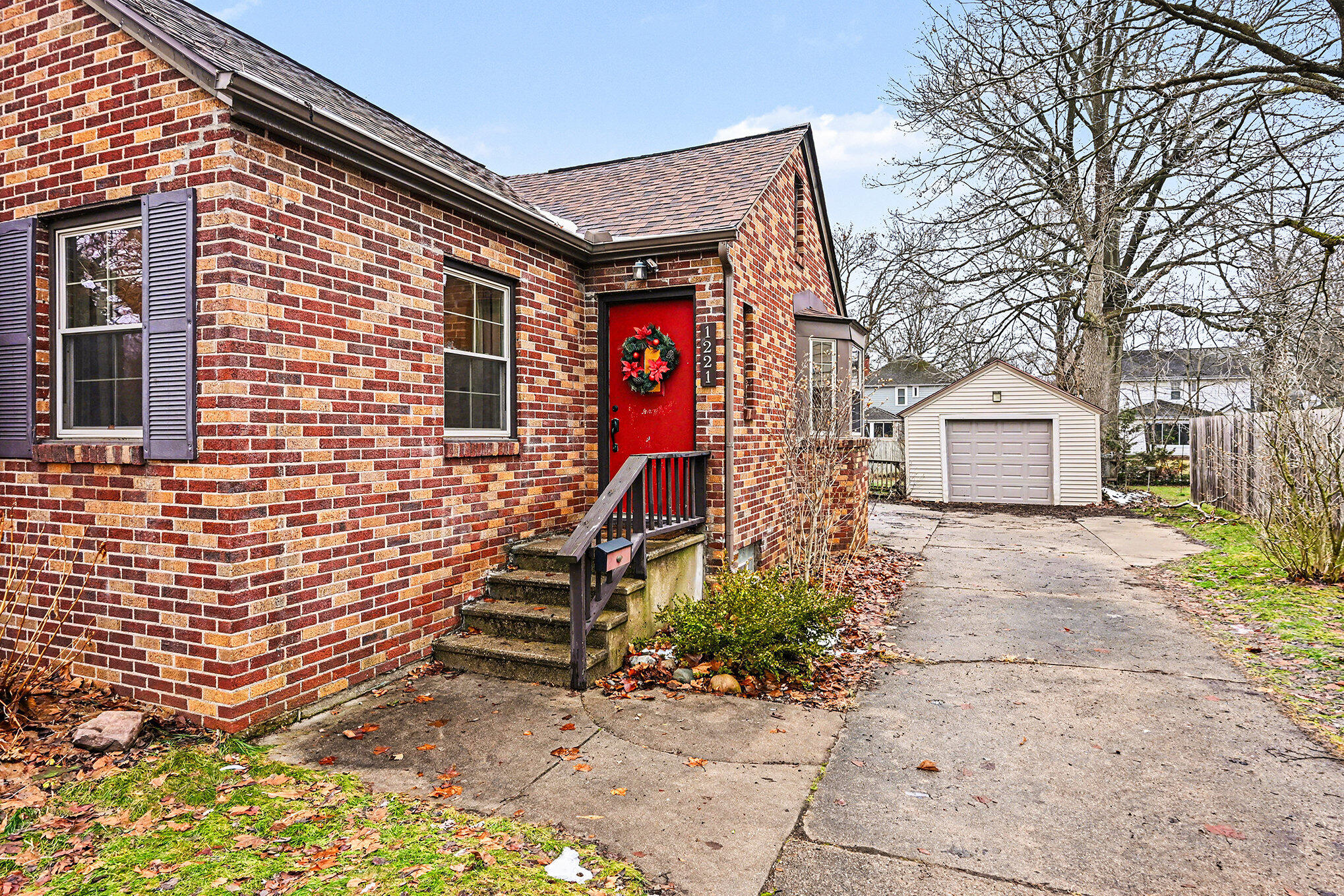 1221 Cambridge Drive