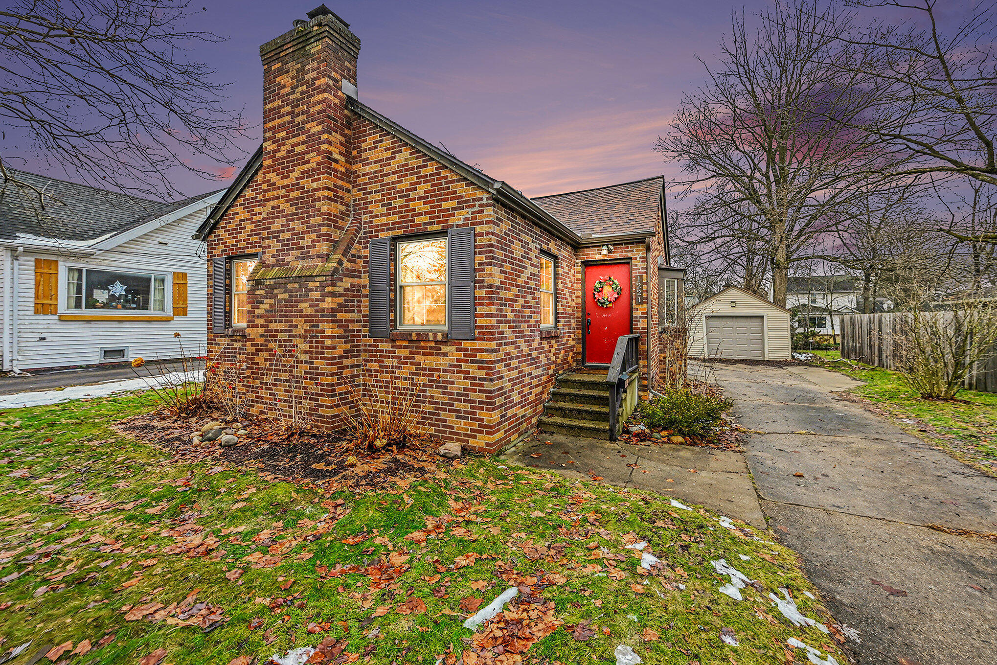 1221 Cambridge Drive