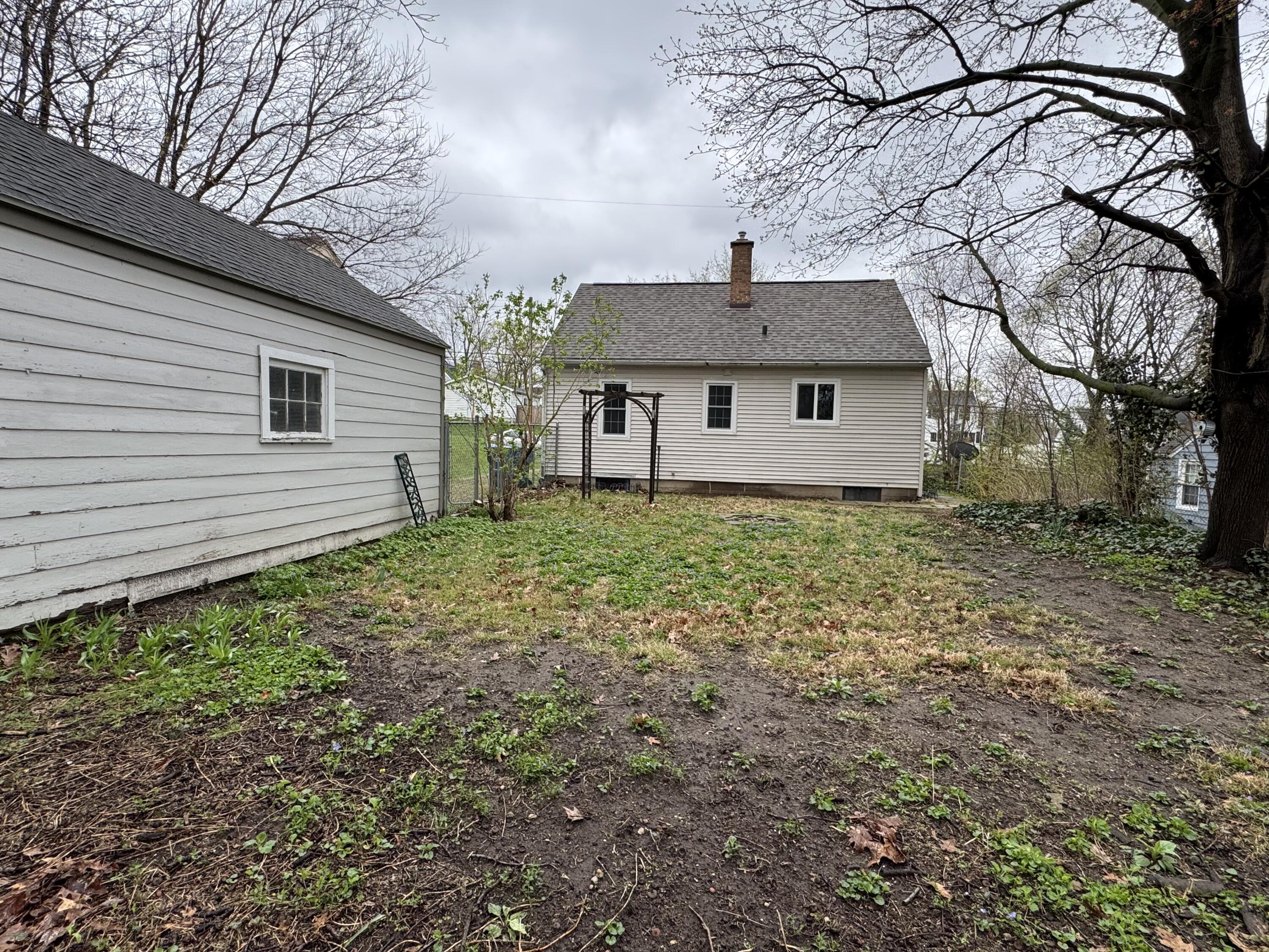 309 E Oak Grove Avenue