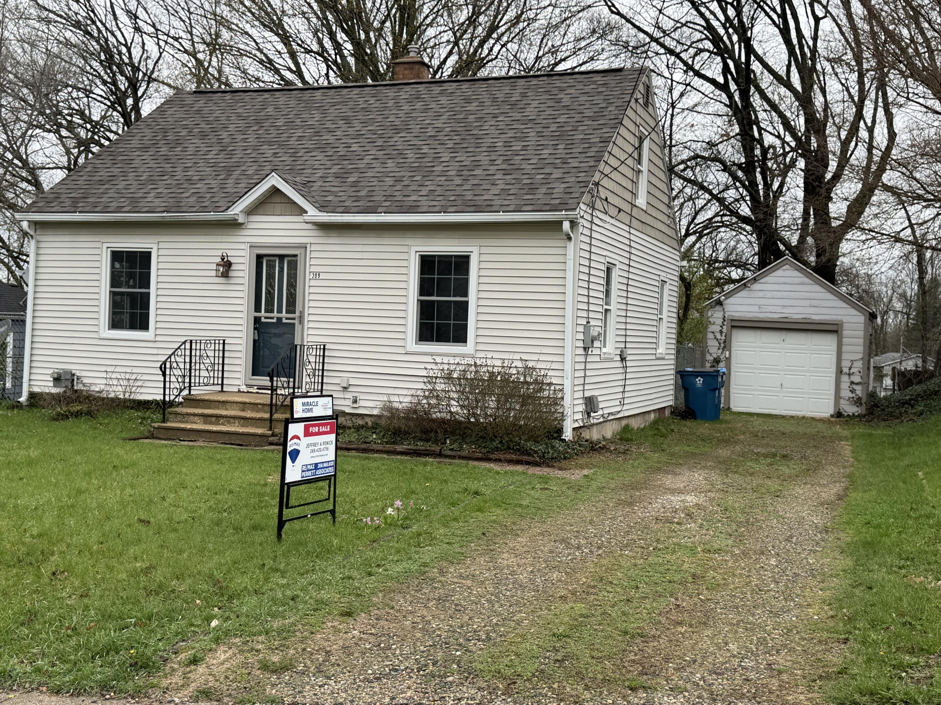 309 E Oak Grove Avenue