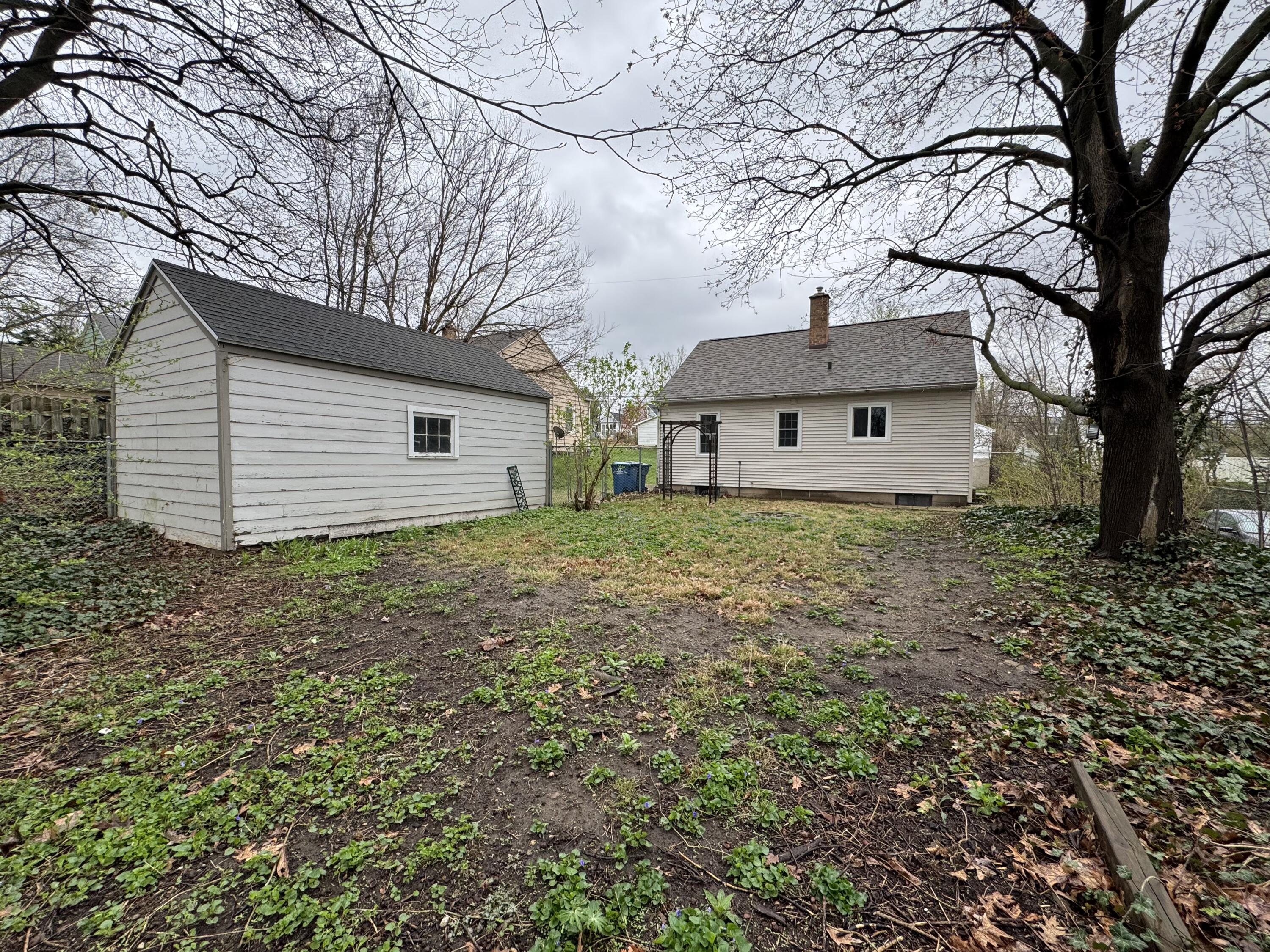 309 E Oak Grove Avenue
