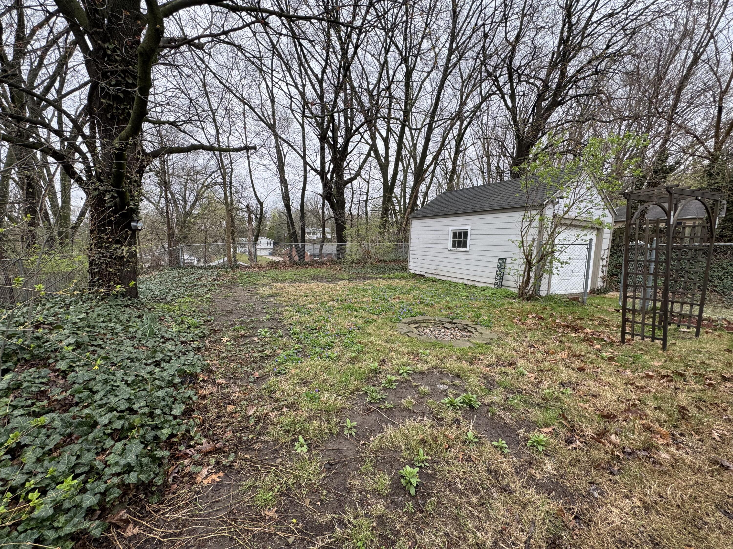 309 E Oak Grove Avenue