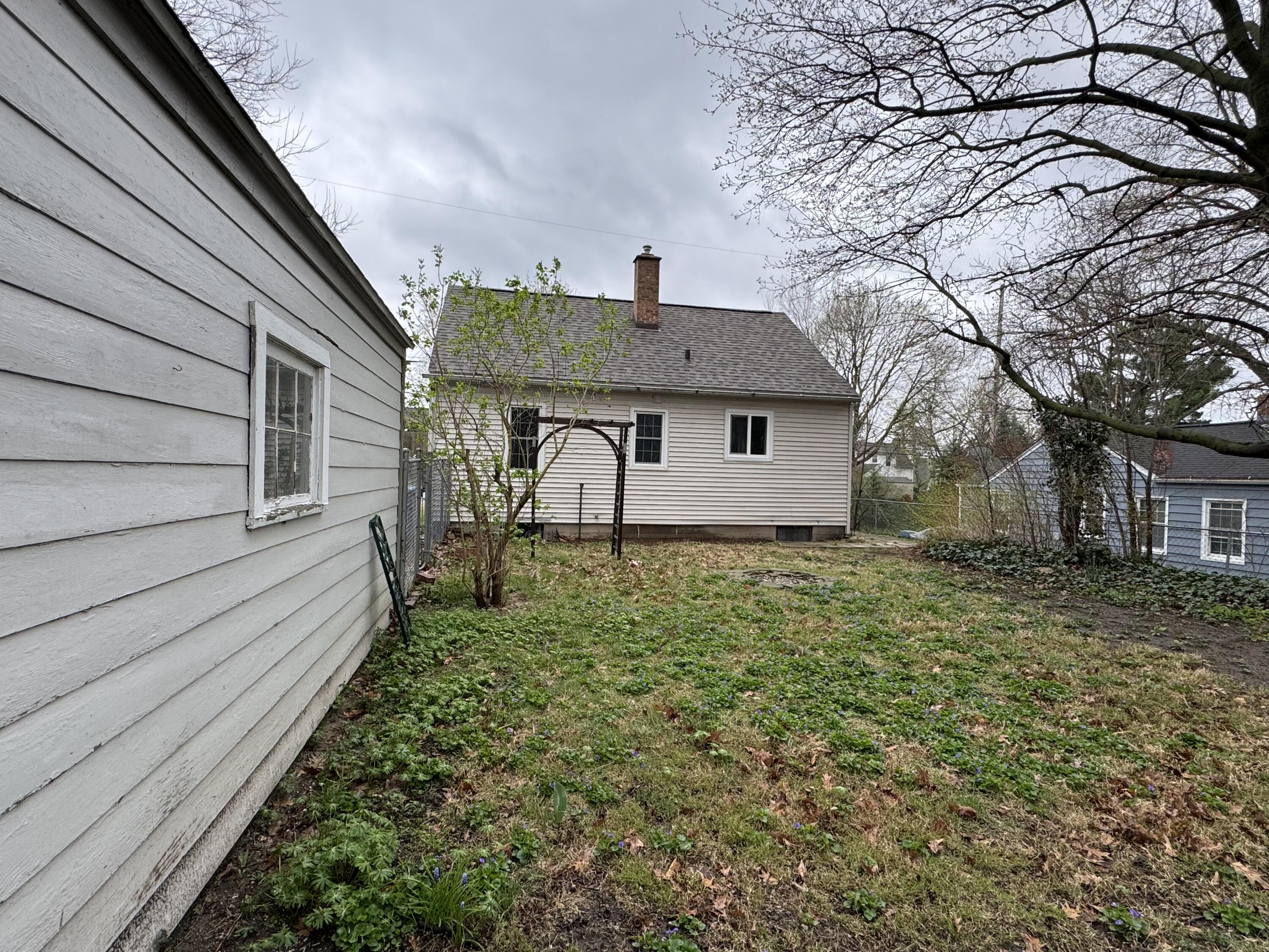 309 E Oak Grove Avenue