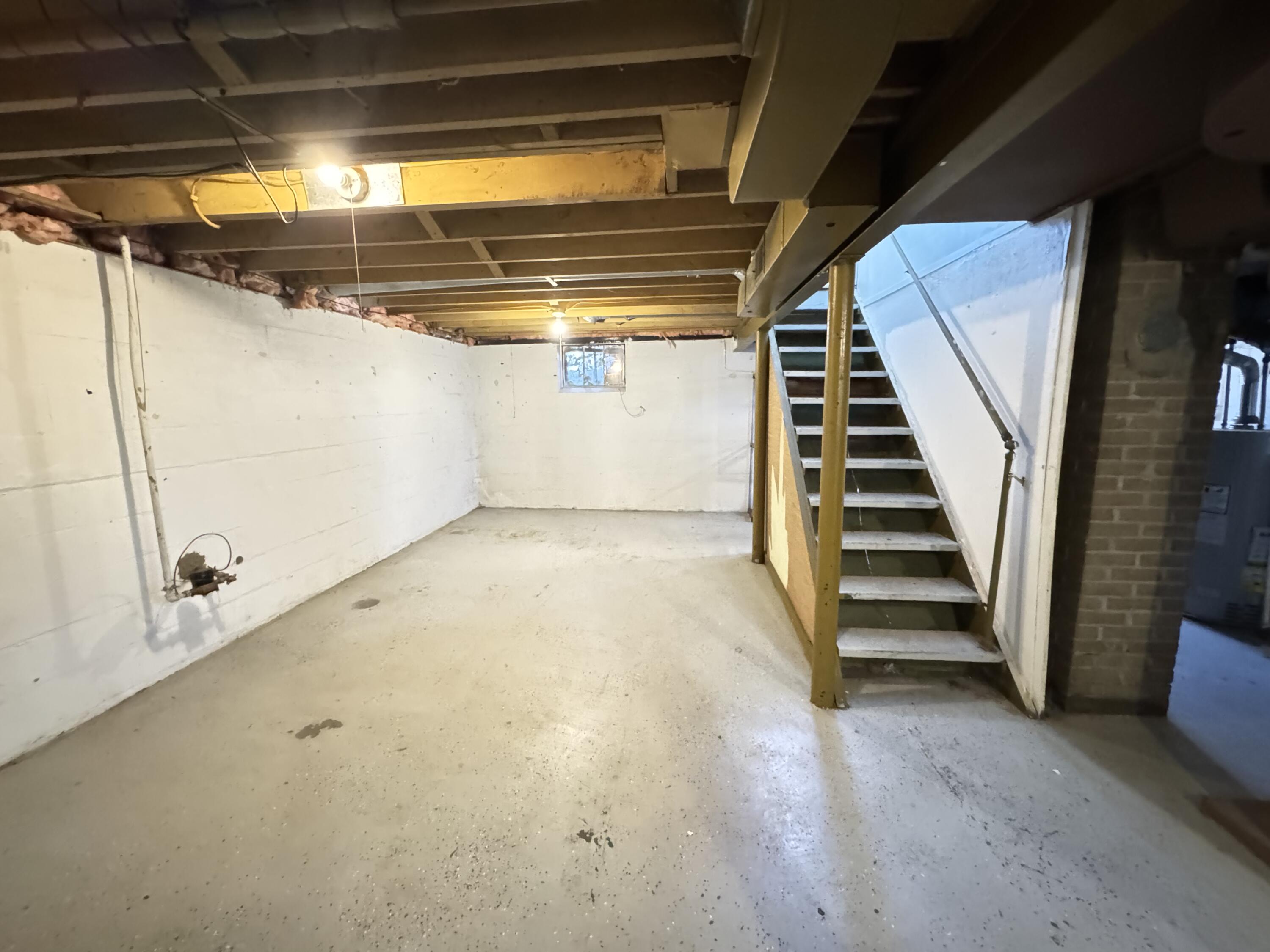309 E Oak Grove Avenue