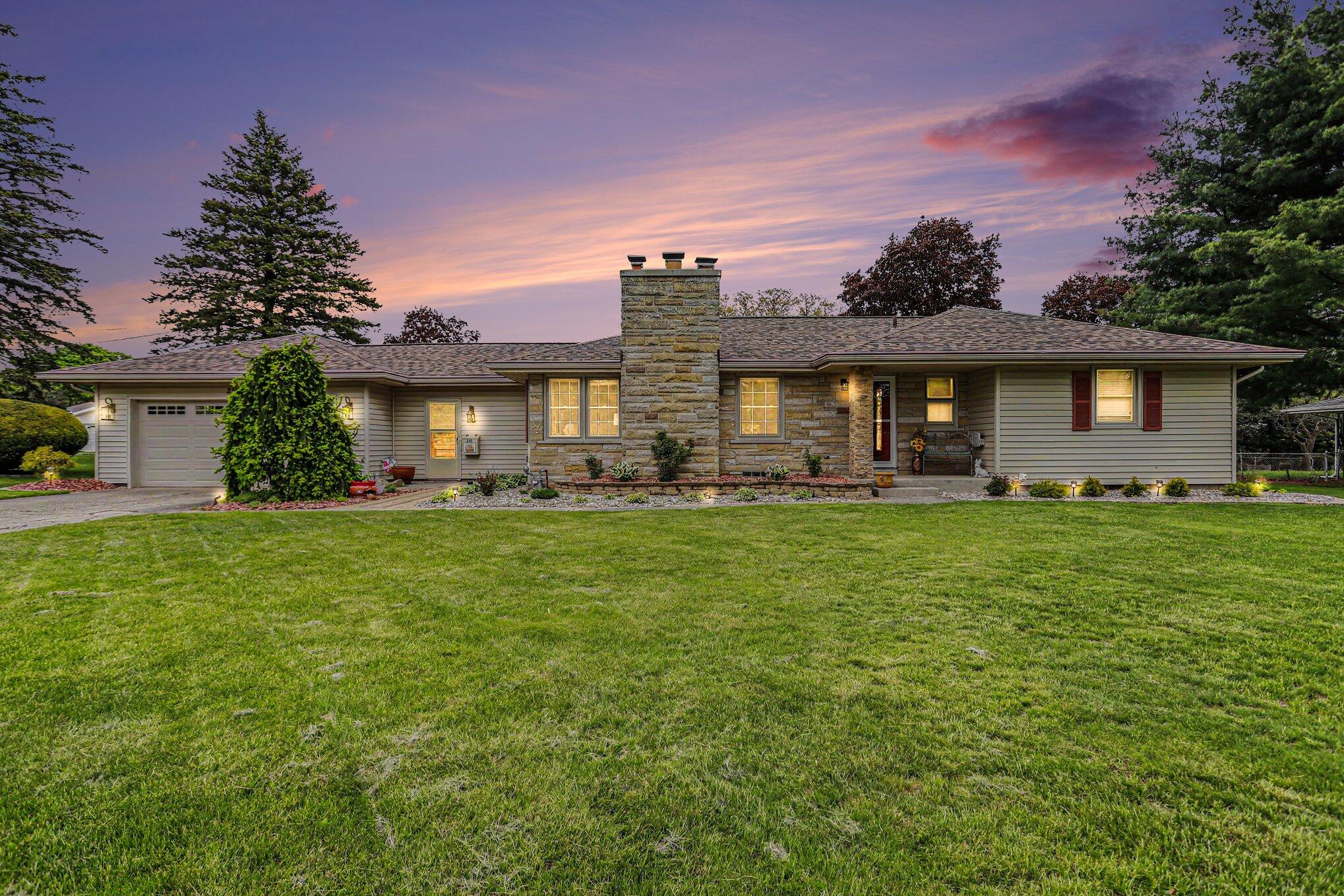 210 Maplecrest Avenue