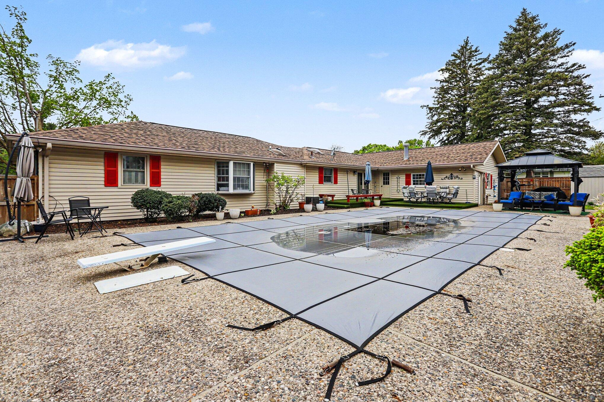 210 Maplecrest Avenue