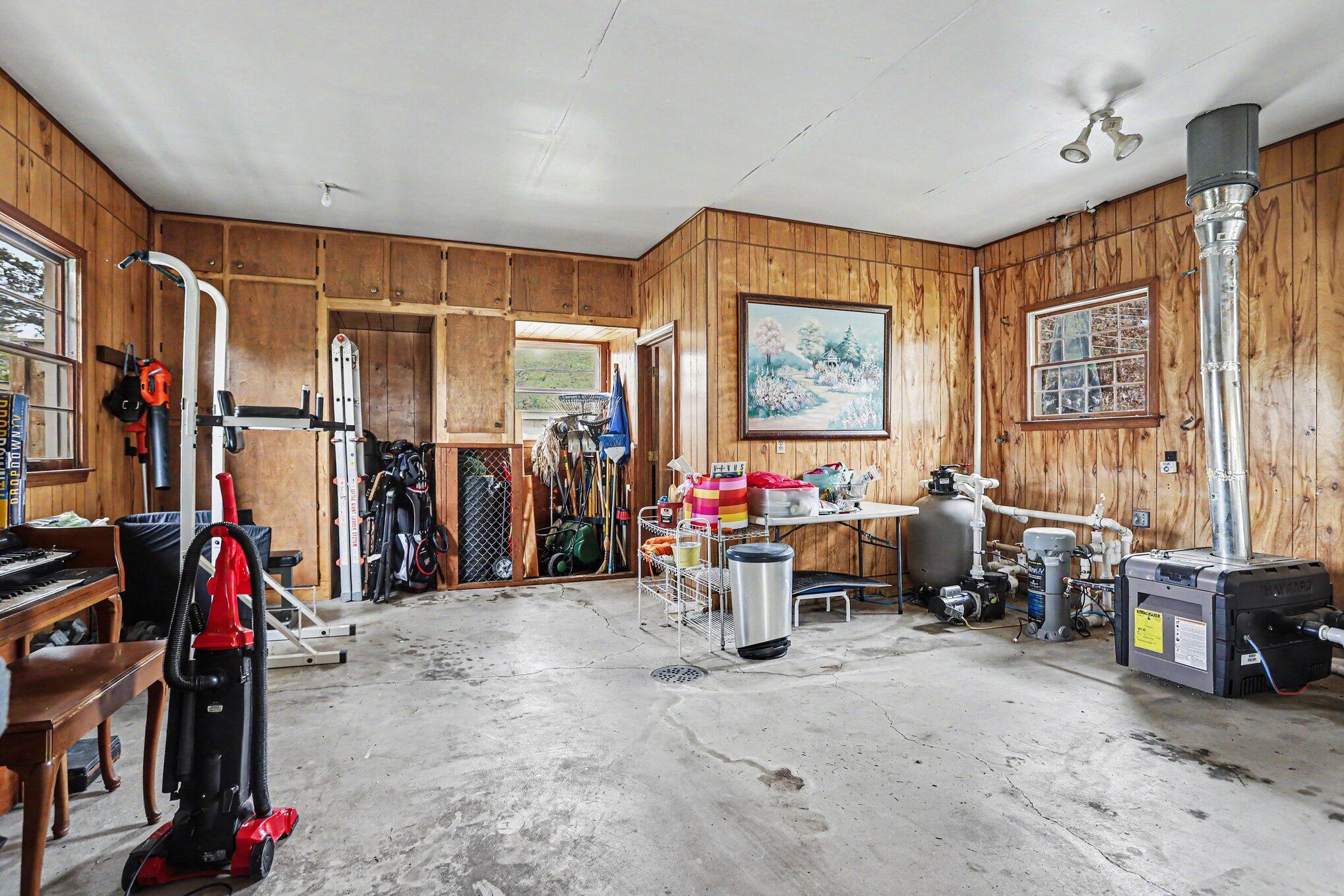 210 Maplecrest Avenue