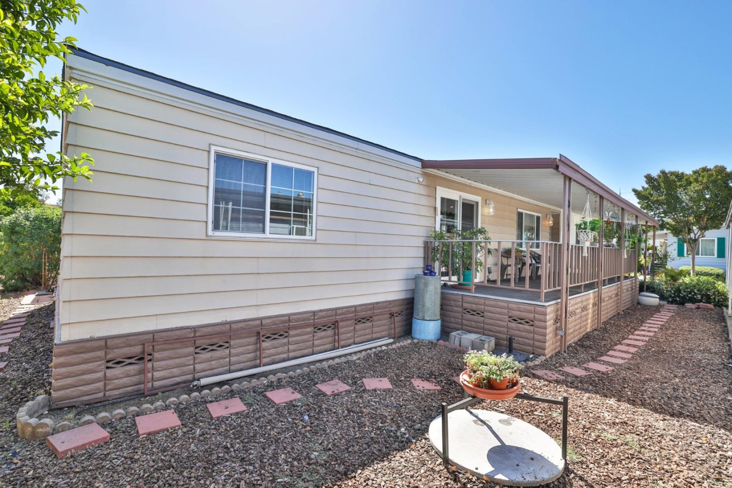 123 Mountain Springs Drive Unit: 123