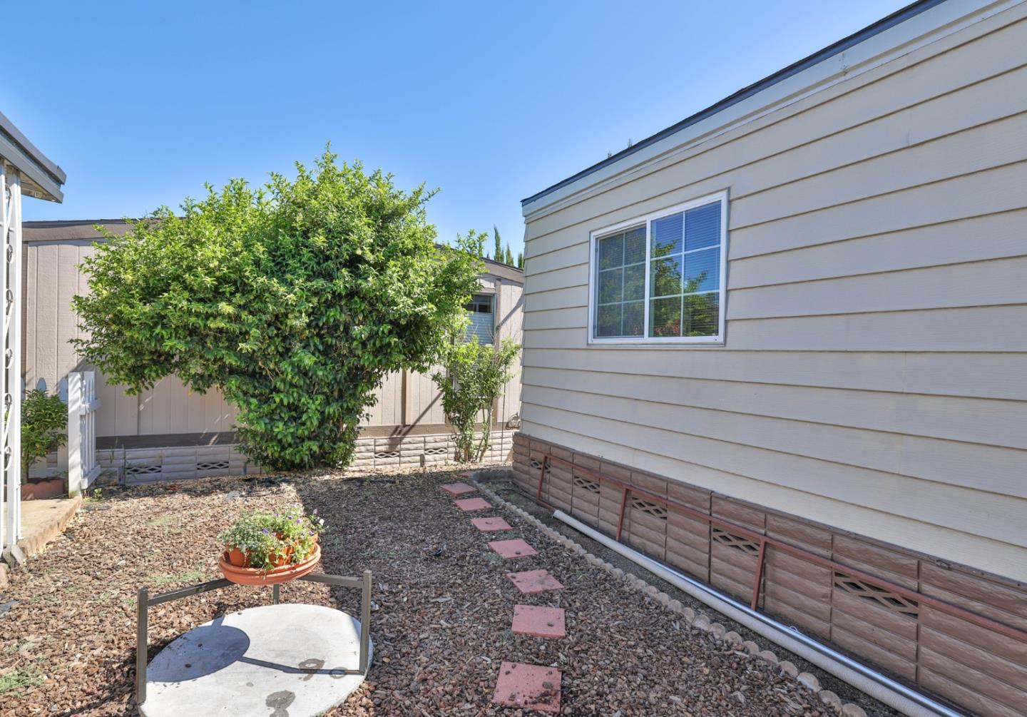 123 Mountain Springs Drive Unit: 123