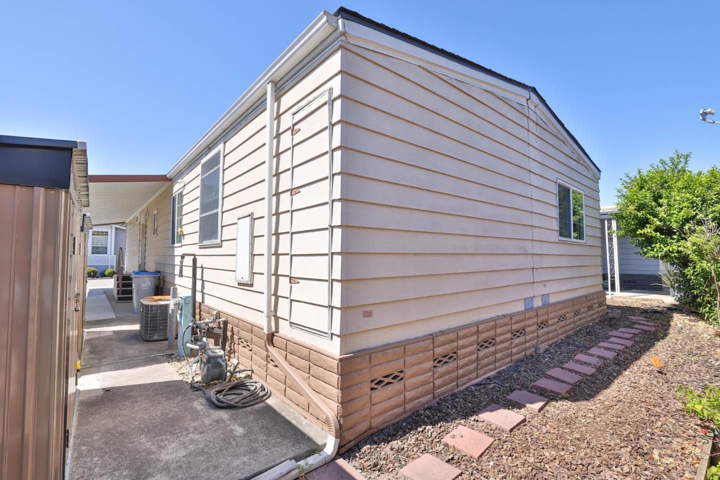 123 Mountain Springs Drive Unit: 123