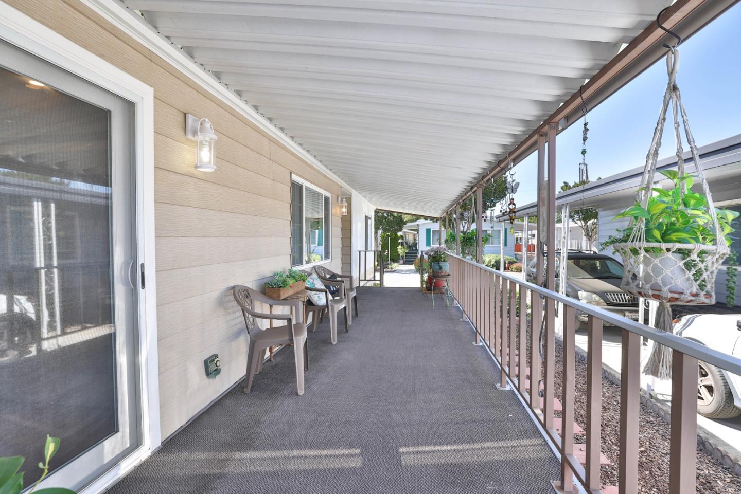 123 Mountain Springs Drive Unit: 123