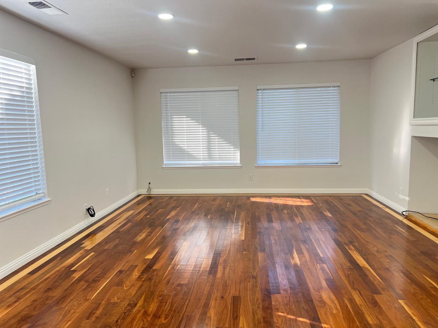 1623 Sawgrass Drive