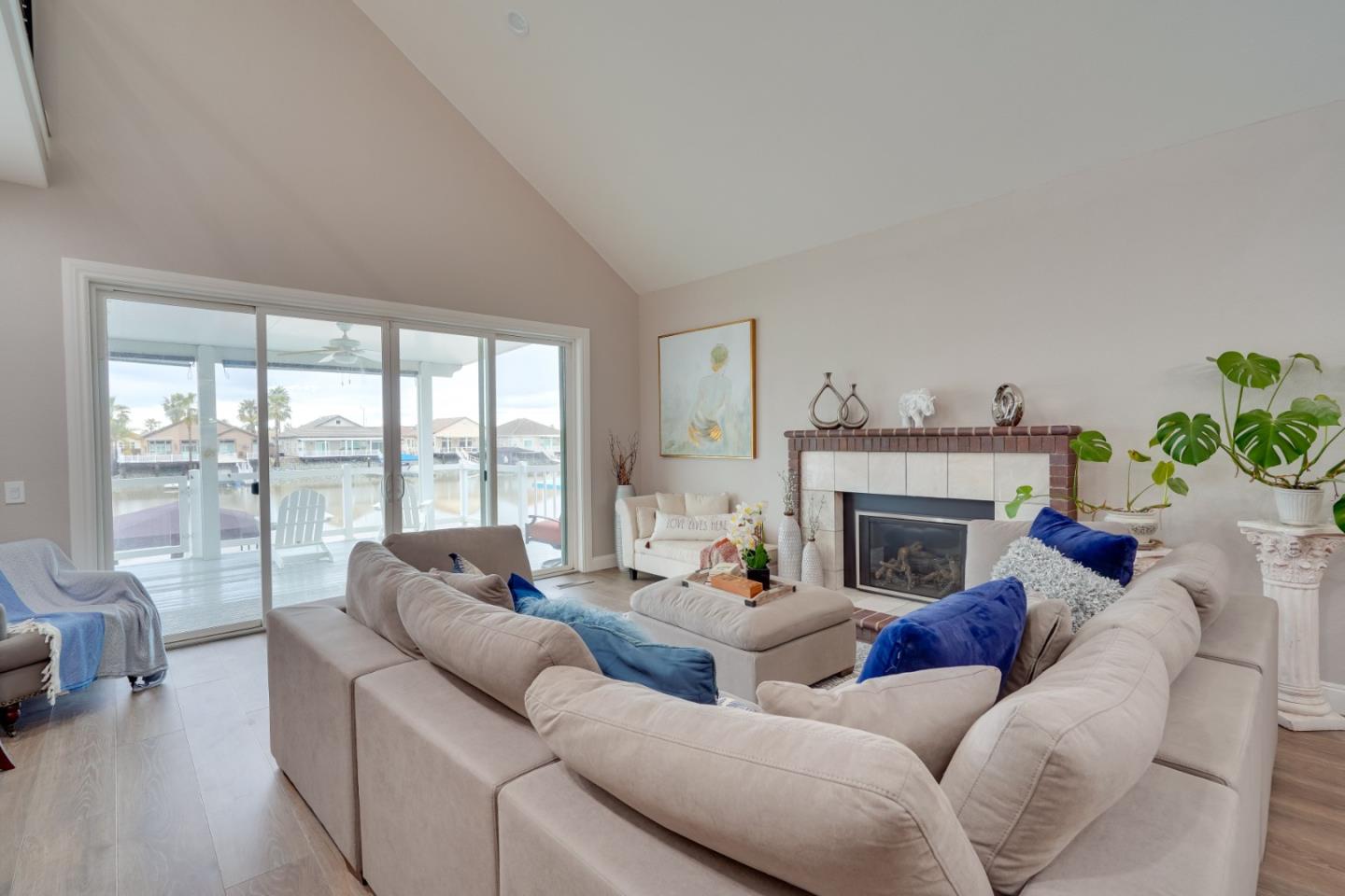 1944 Windward Point