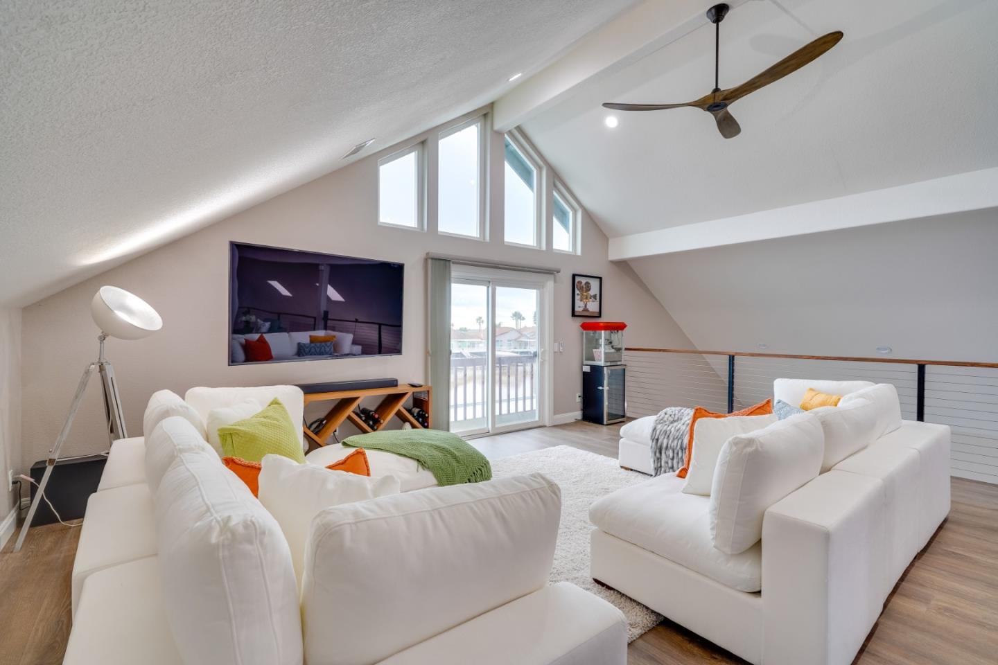 1944 Windward Point