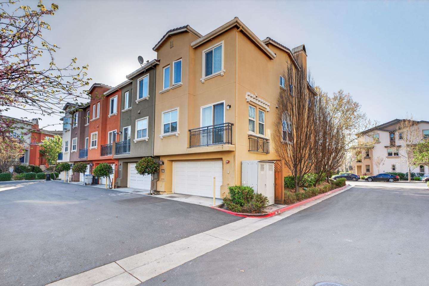 233 Esfahan Court