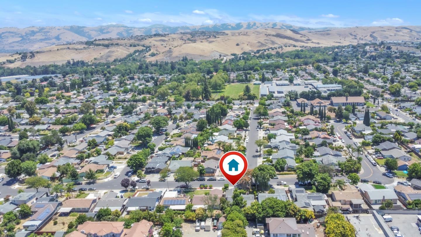 4245 Houndsbrook Way