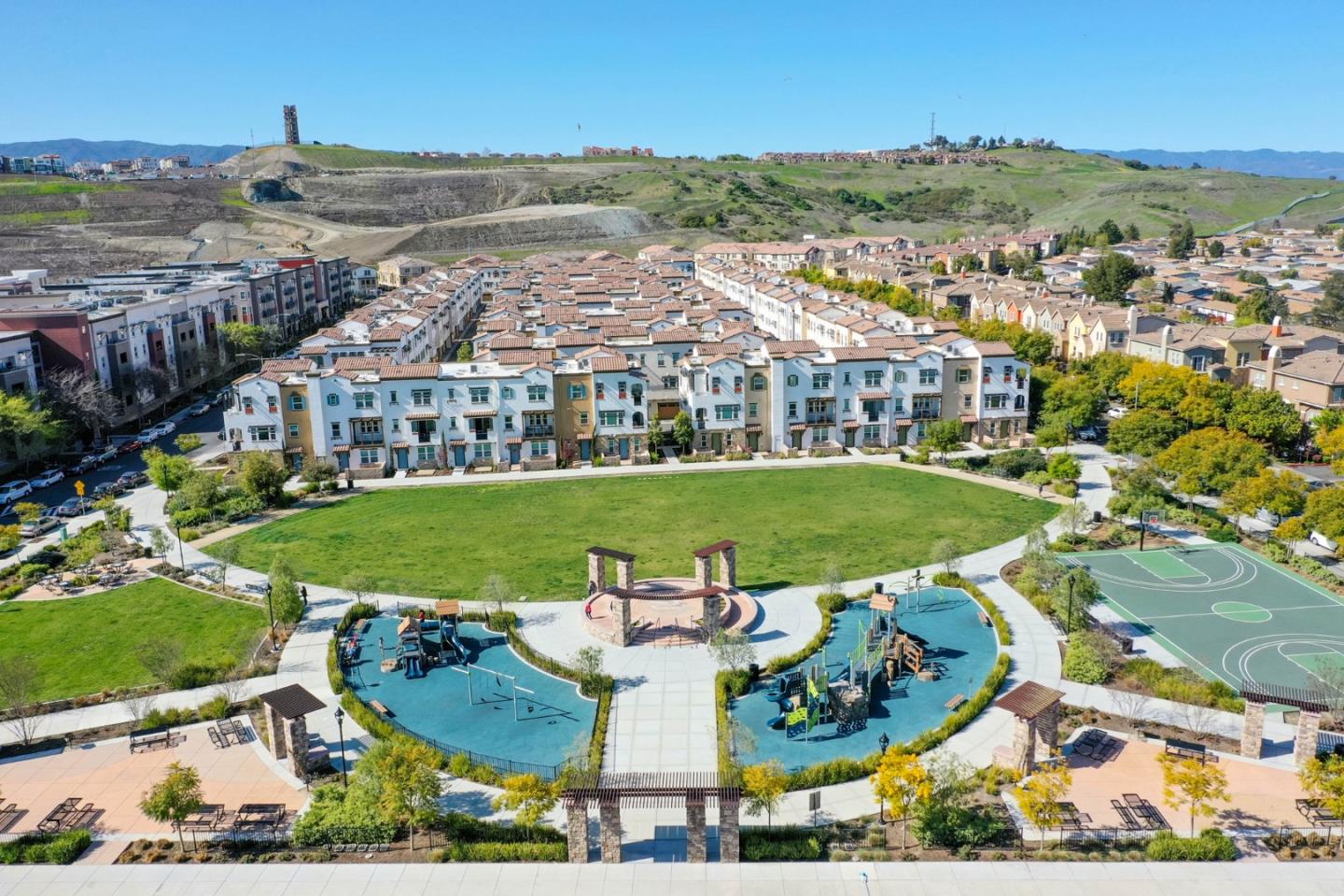 2757 Ferrara CIR