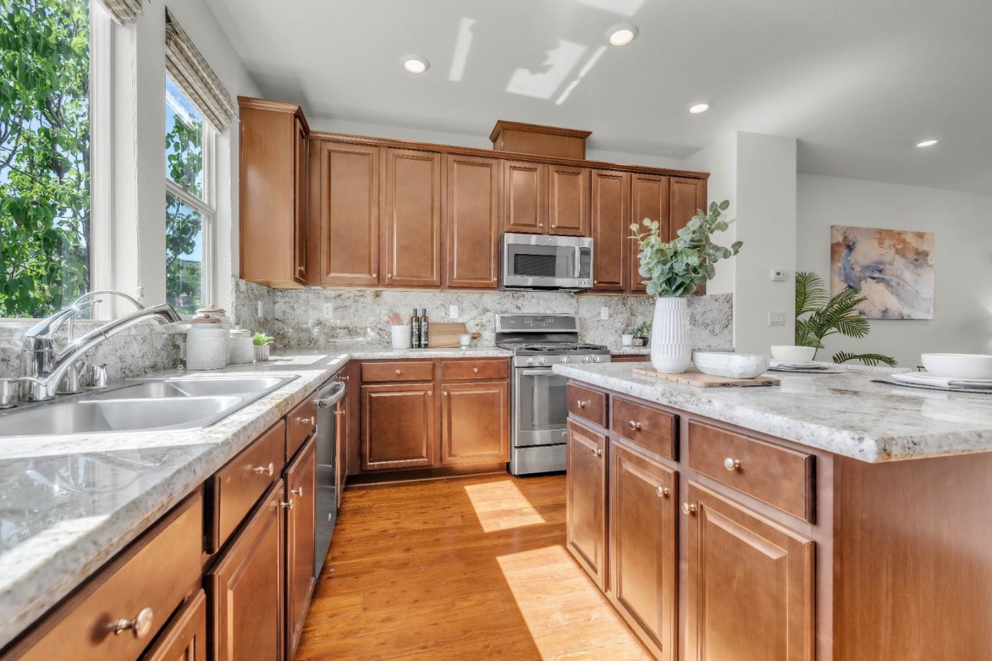 2757 Ferrara CIR