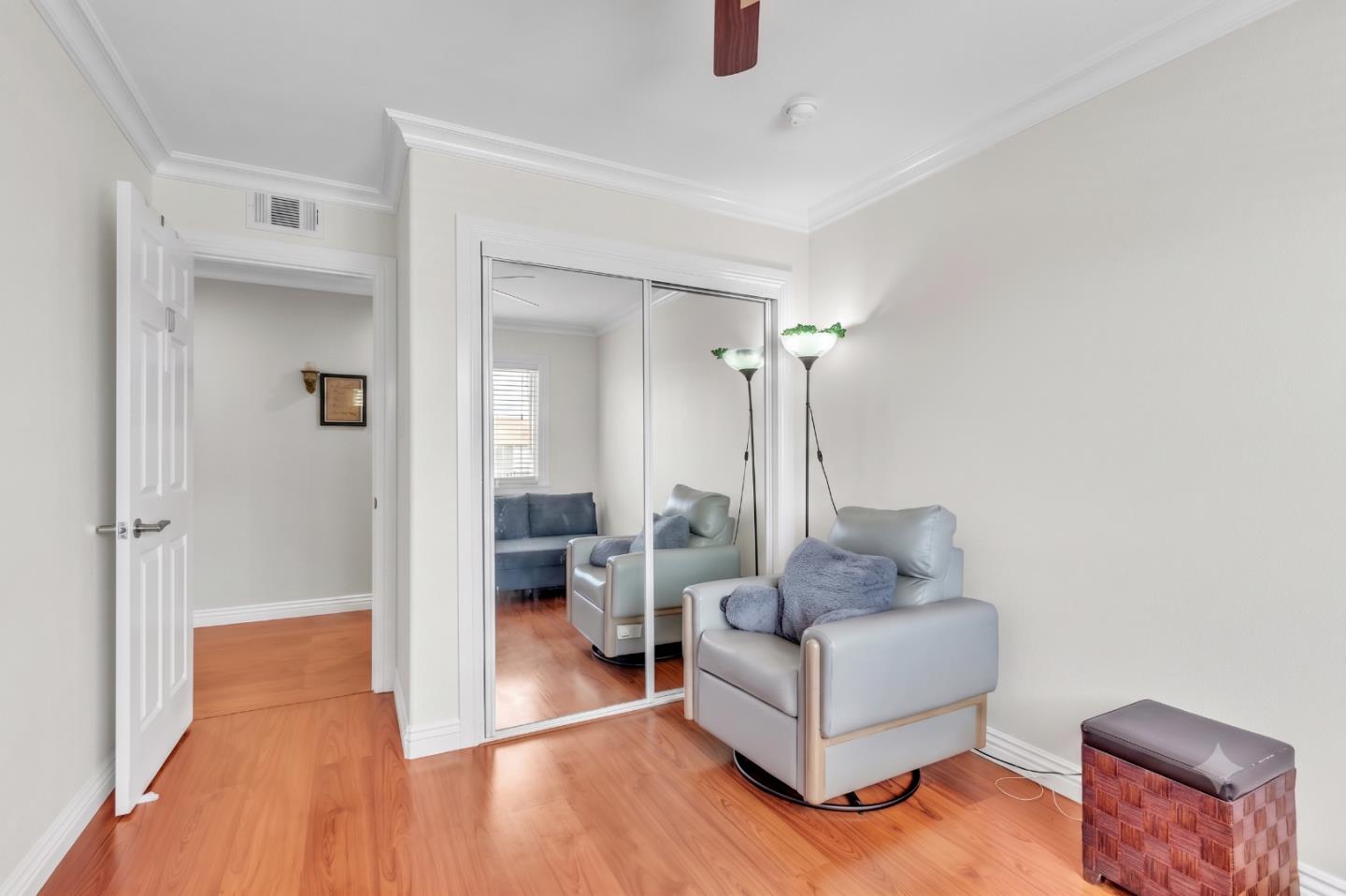 1327 Scossa AVE 4